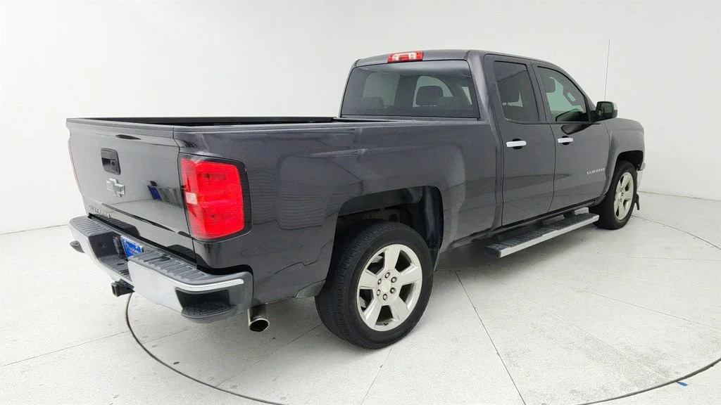 Used 2015 TUNGSTEN METALLIC Chevrolet LS image 7