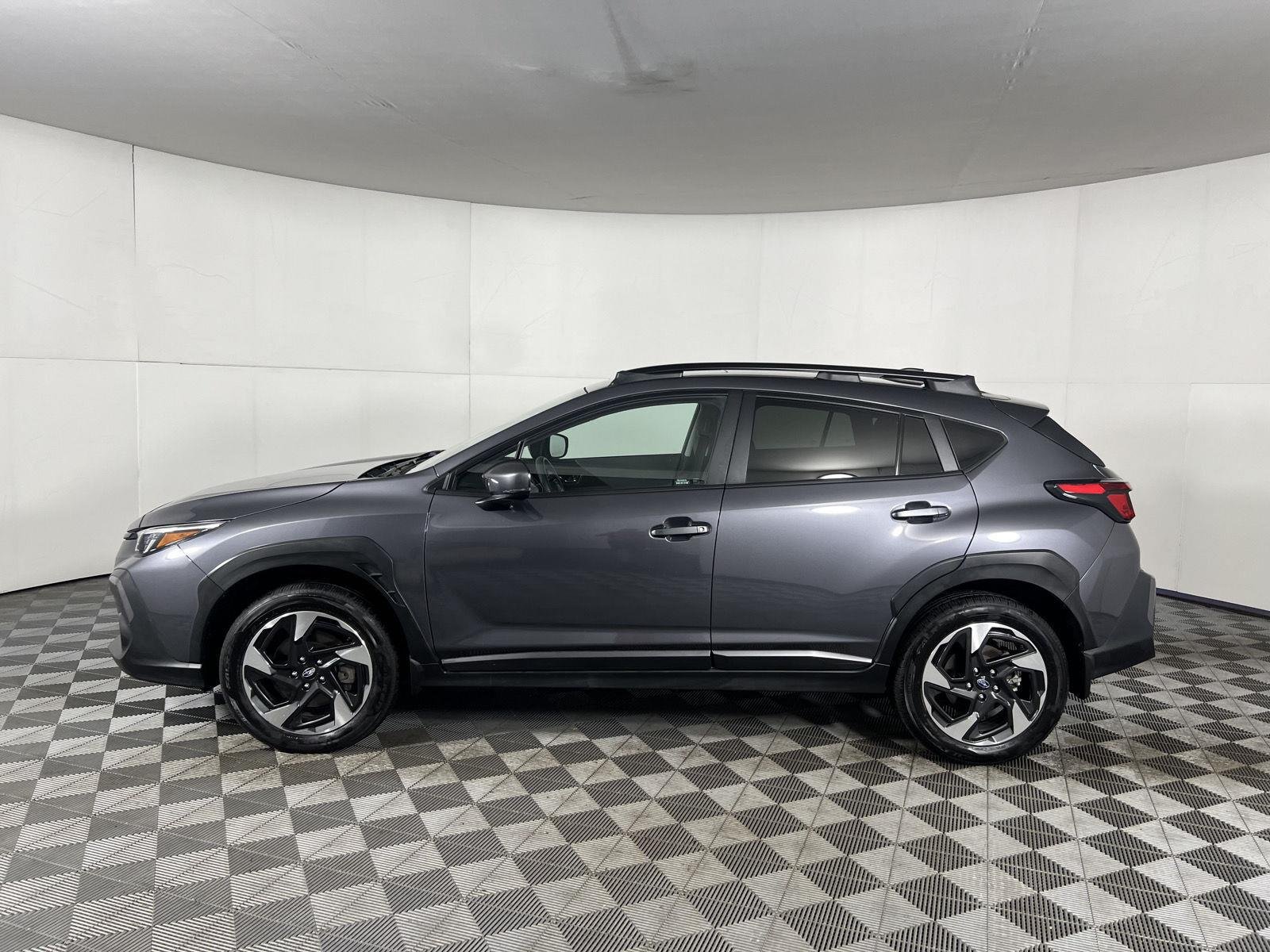 Used 2024 Magnetite Gray Metallic Subaru Limited image 4