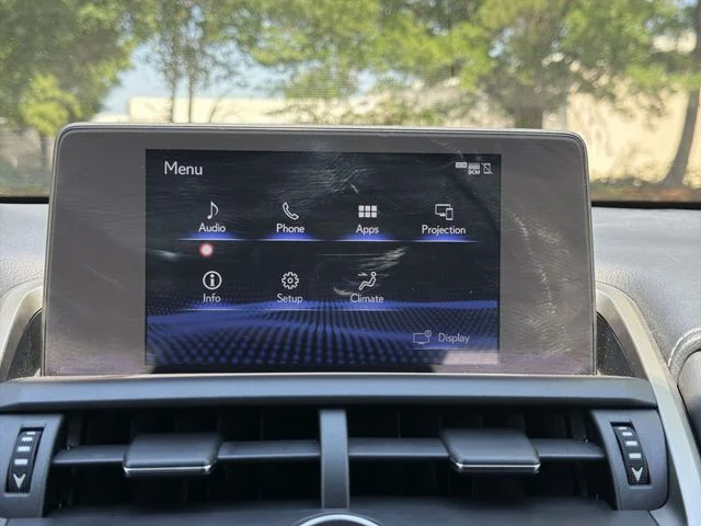 Used 2018 Silver Lexus 300h image 18