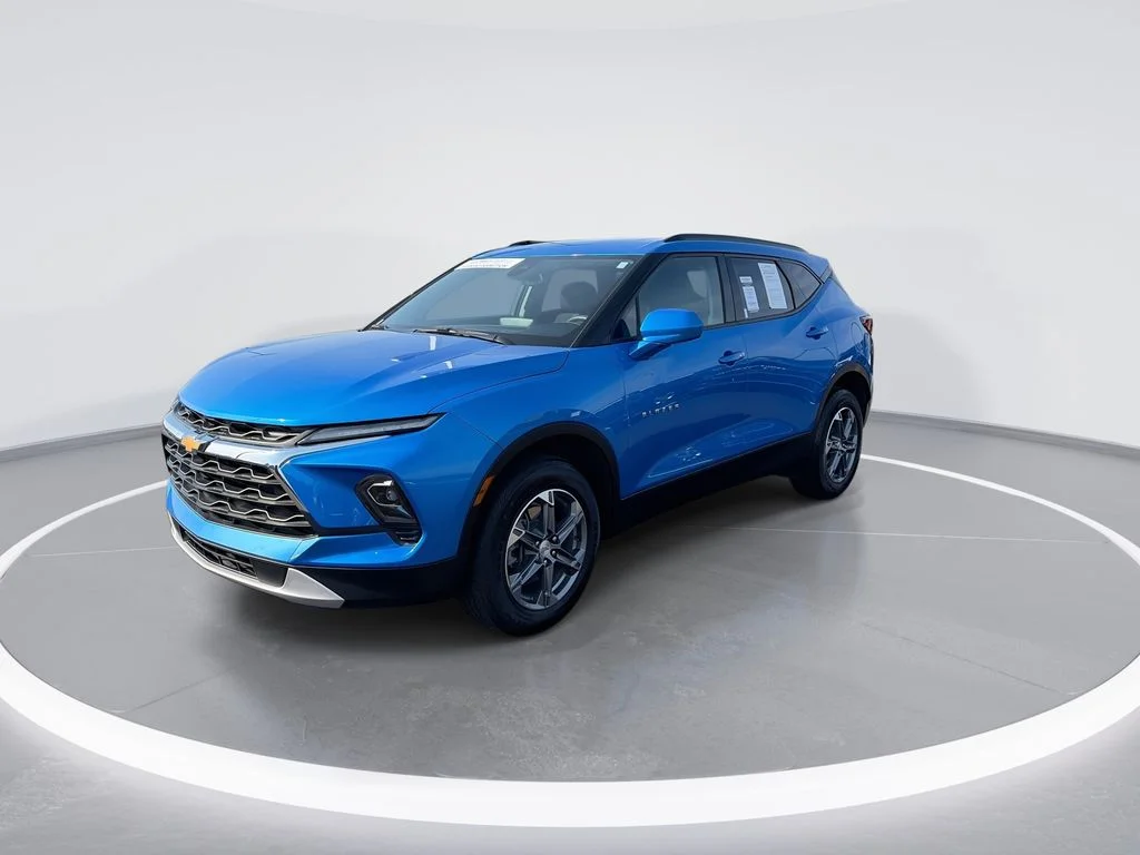 Used 2024 Blue Chevrolet LT image 4