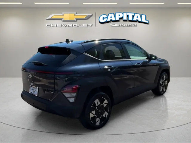 Used 2025 Blue Hyundai SEL image 5