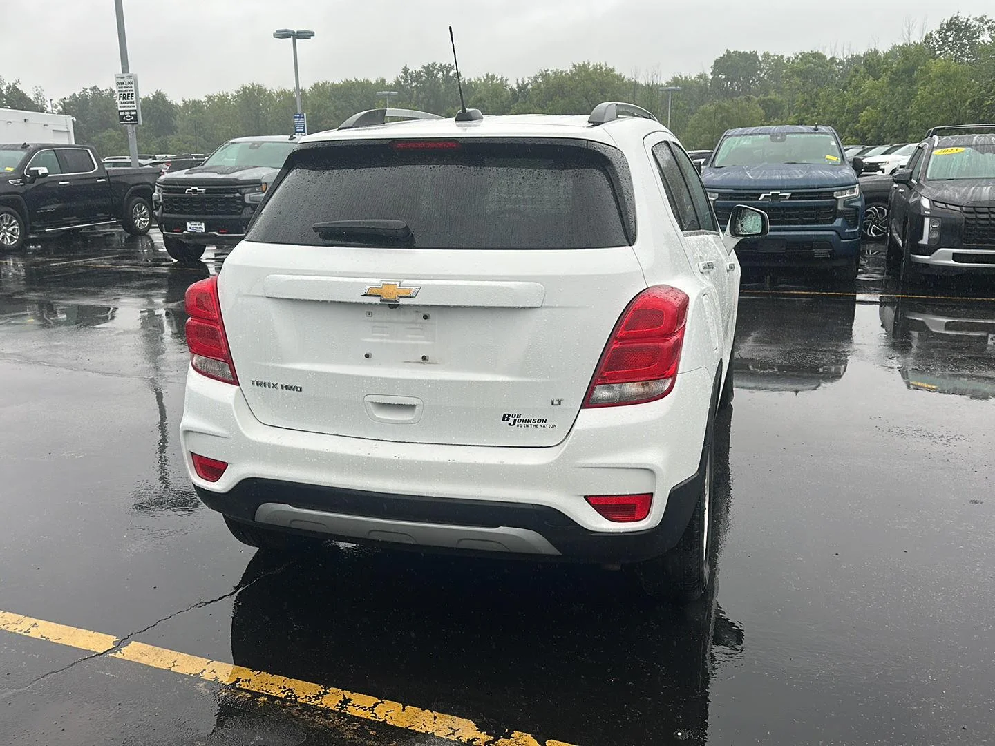 Used 2019 SUMMIT WHITE Chevrolet LT image 2