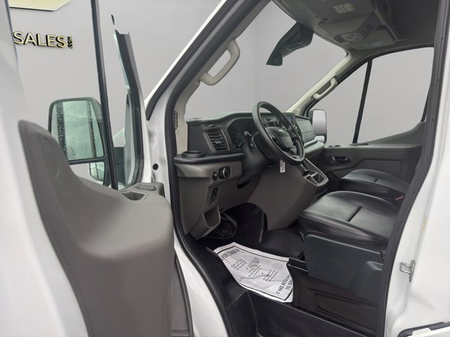 Used 2024 White Ford  image 26