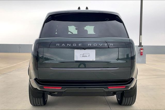 New 2026 Belgravia Green Land Rover SE image 4