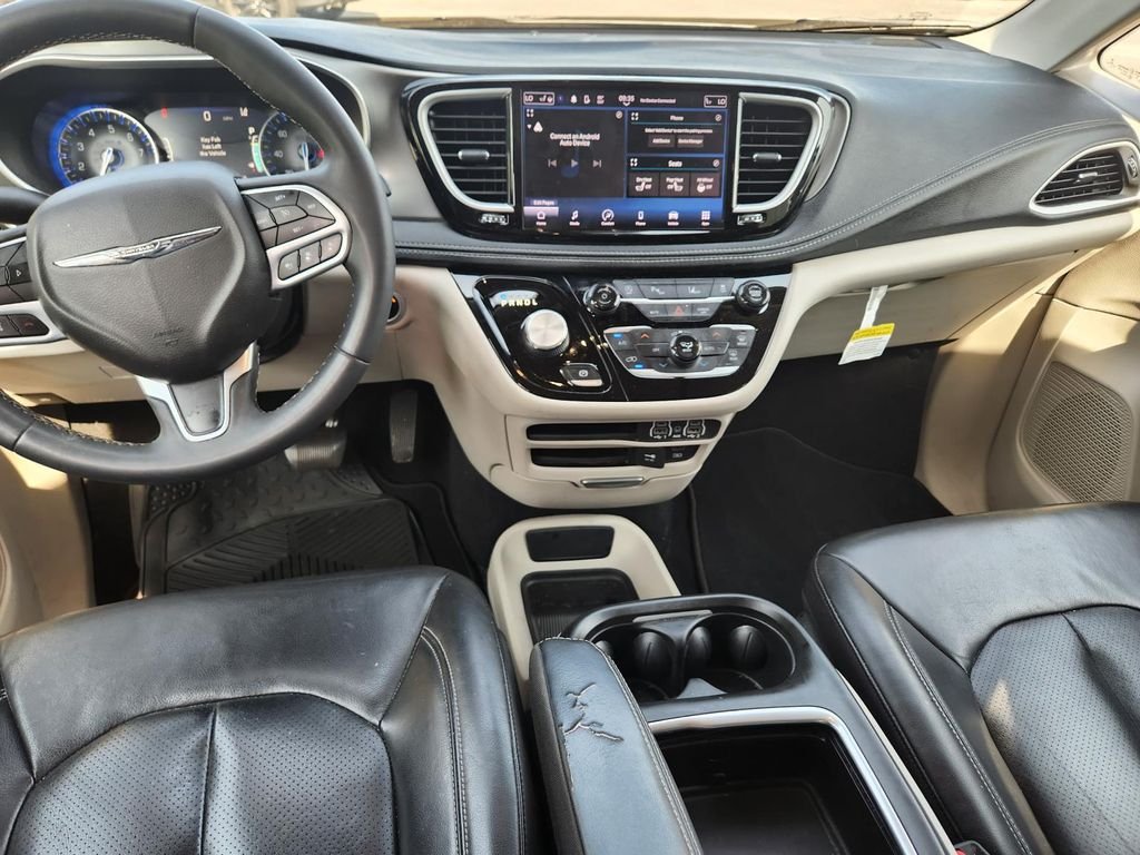 Used 2022 Silver Chrysler Touring L image 2
