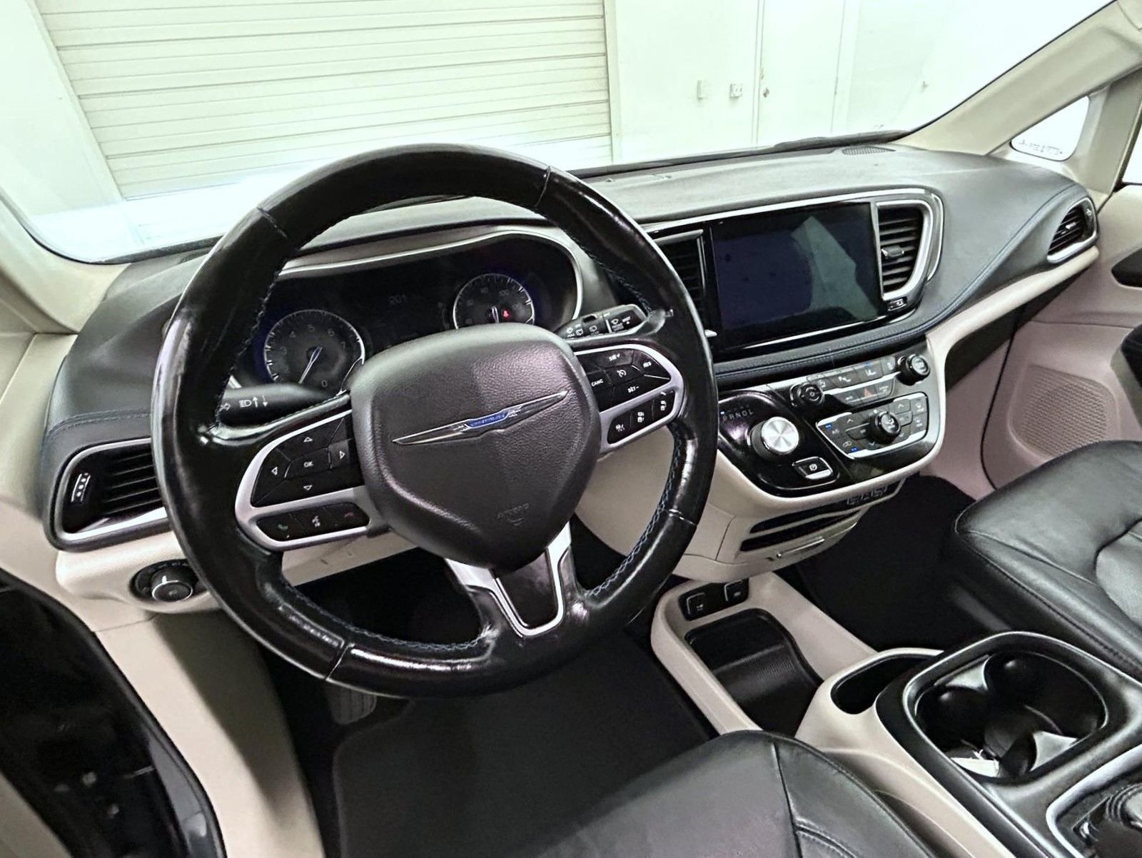 Used 2021 Gray Chrysler Touring L image 13
