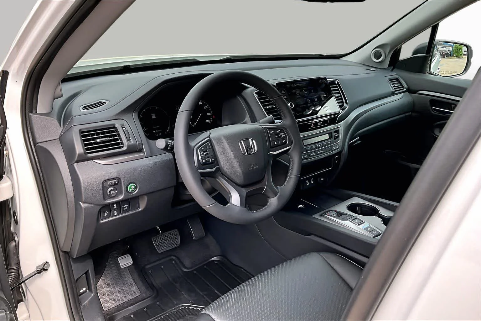 New 2026 Platinum White Pearl Honda RTL image 8