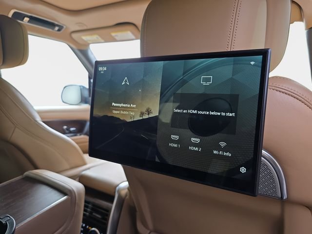 Used 2023  Land Rover Autobiography image 13