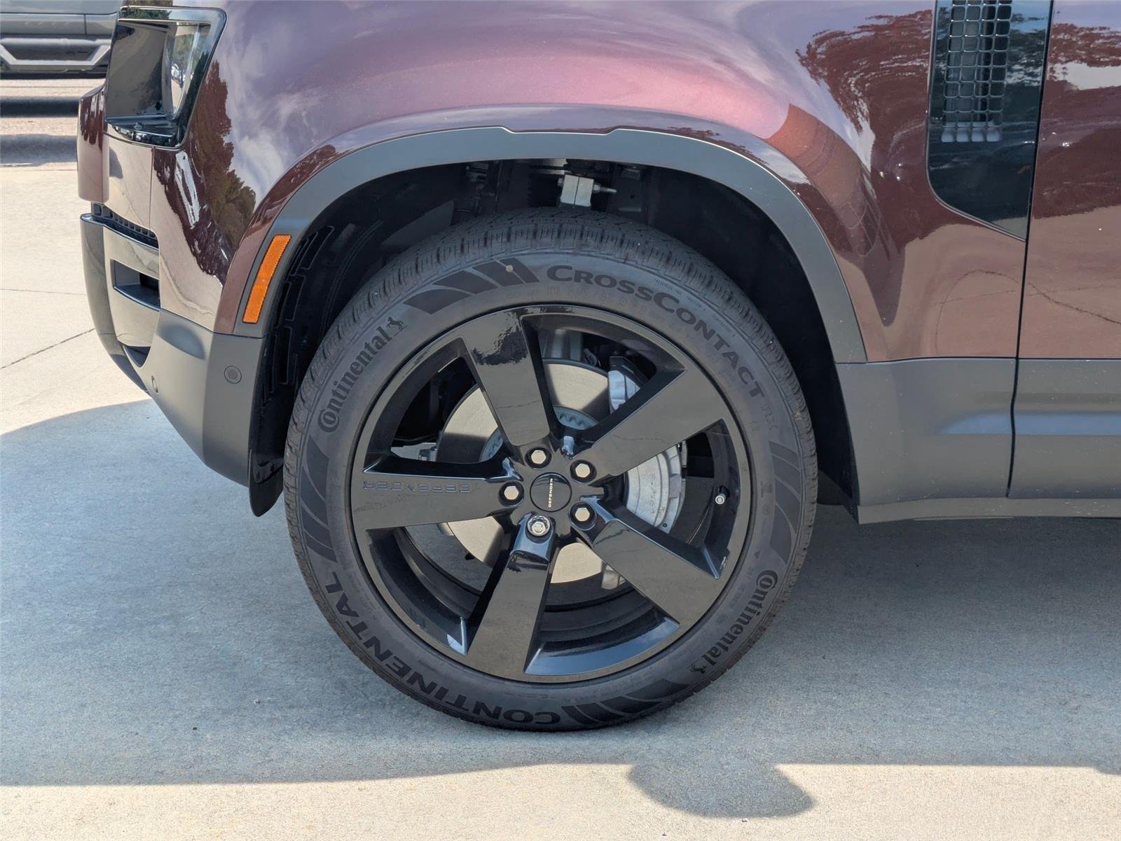 New 2026 Sedona Red Metallic Land Rover S image 10
