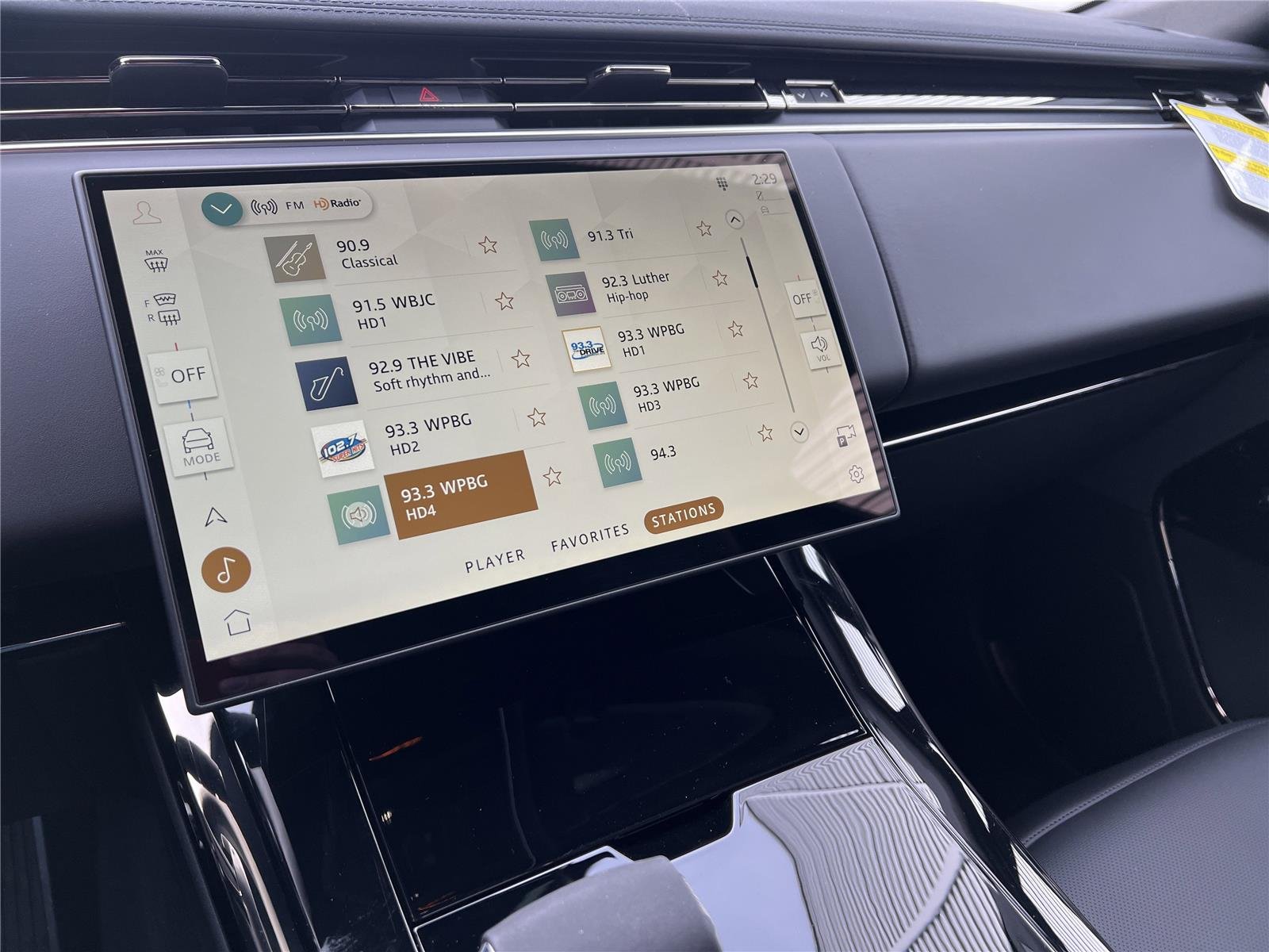 New 2026 Fuji White Land Rover Dynamic SE image 10