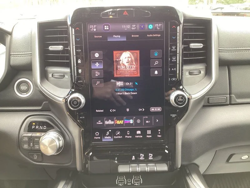 New 2026 Molten Red Pearl-Coat Exterior Paint RAM Laramie image 37