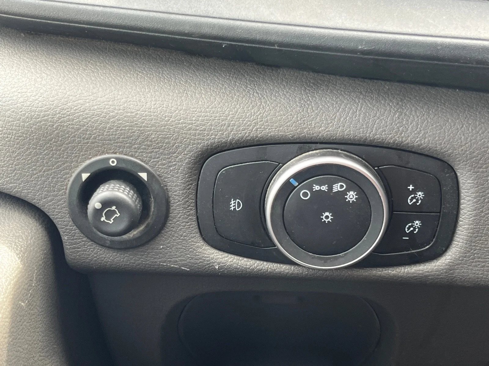 Used 2020 Oxford White Ford T250 MED ROOF image 16