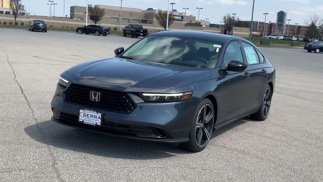 New 2026 Meteorite Gray Metallic Honda SE image 4
