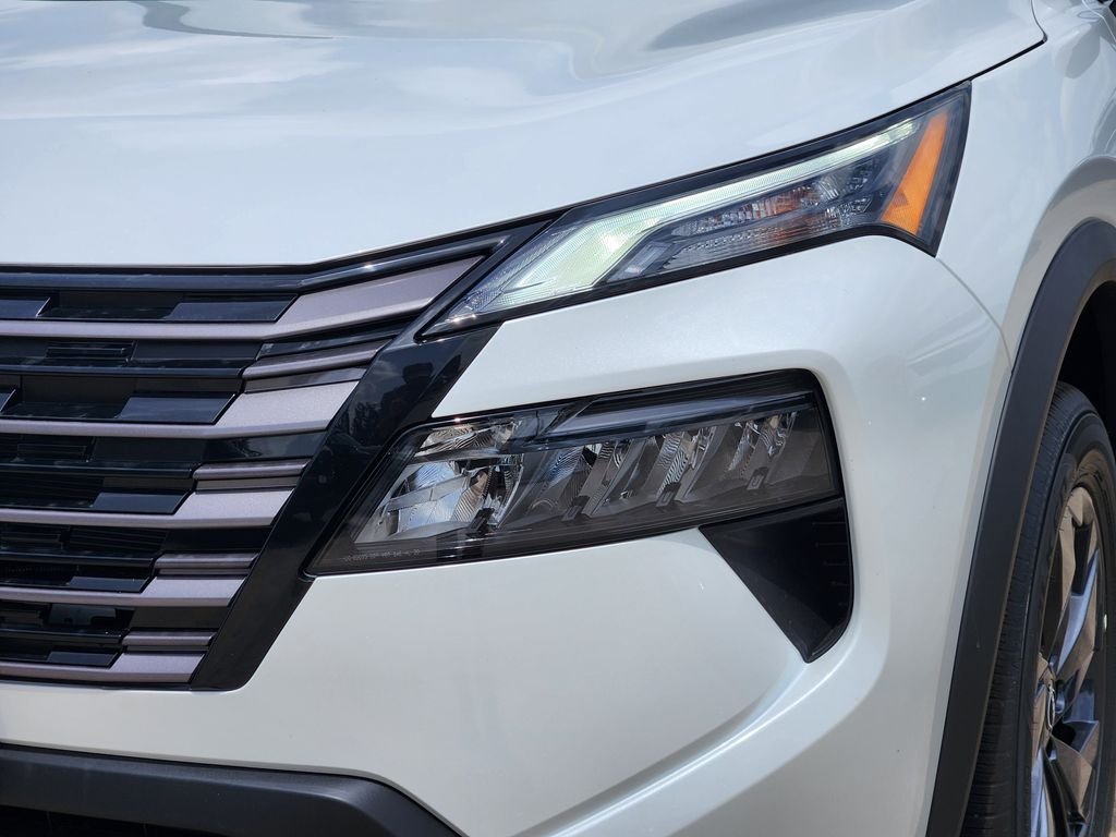 New 2026 White Nissan SV image 8