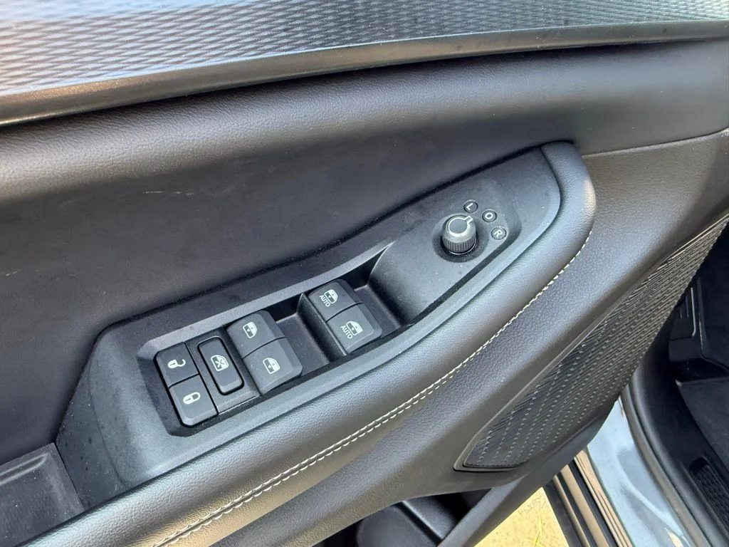Certified Used 2024 Gray Jeep Altitude image 11