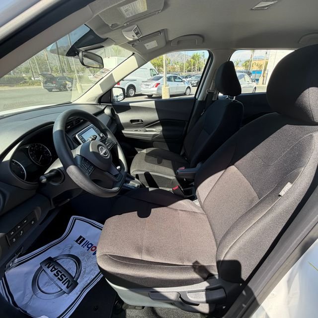 Used 2025 White Nissan S image 23