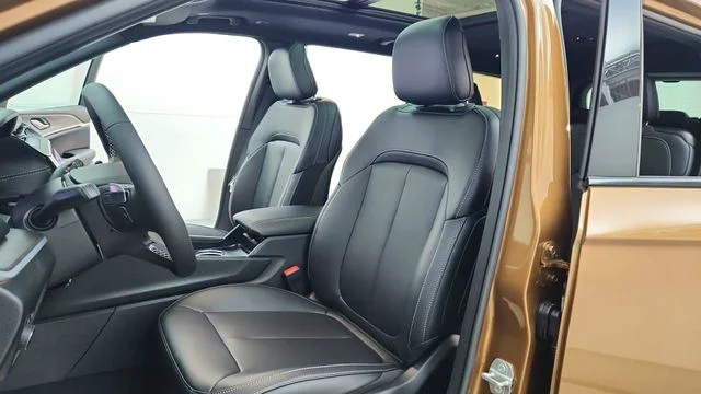 New 2026 Copper Shino Metallic Clear-Coat Exterior Paint Jeep Limited image 19