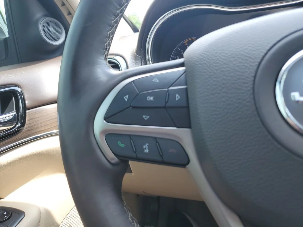 Used 2020 White Jeep Overland image 23