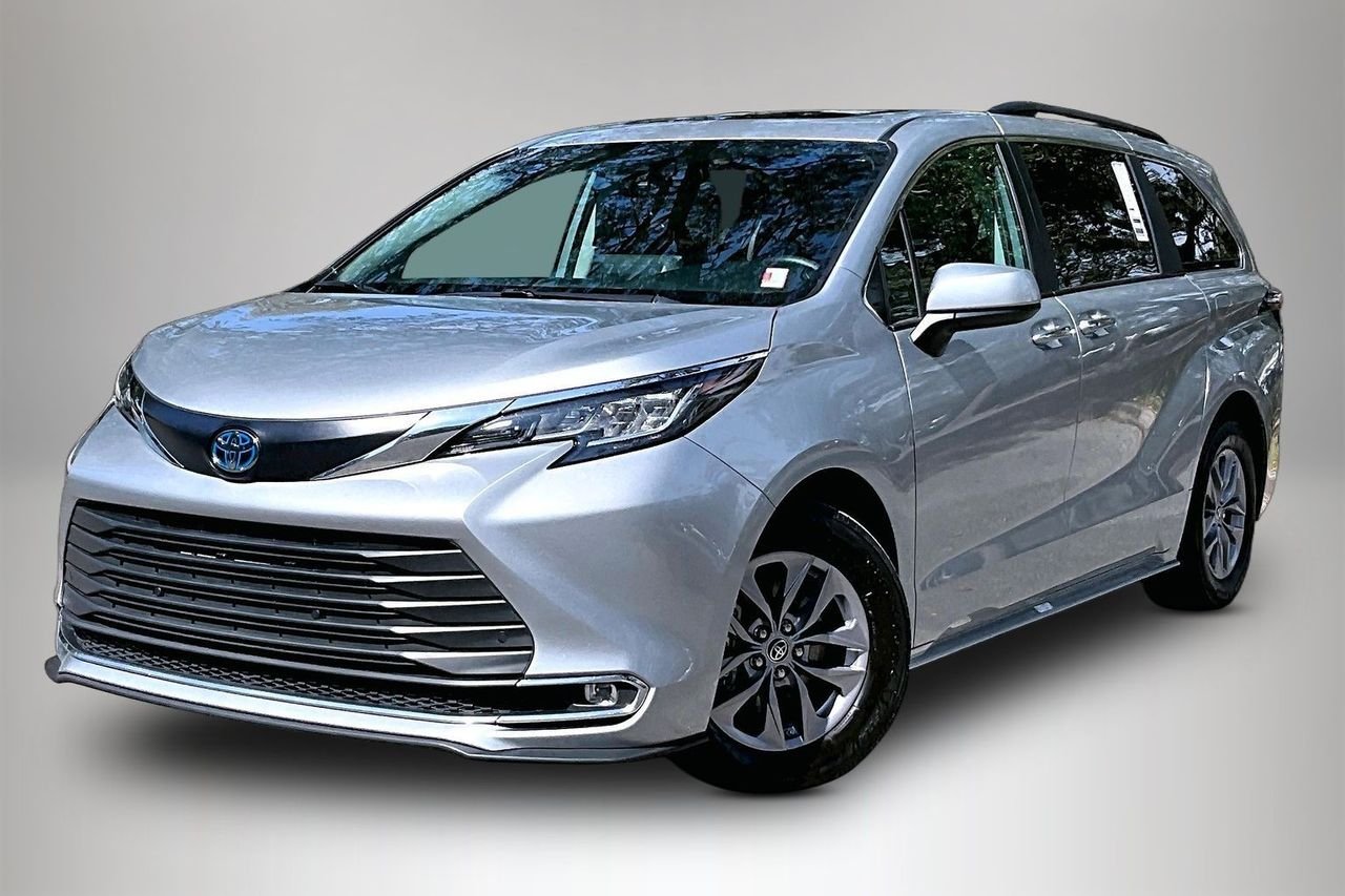2022 Toyota Sienna XLE