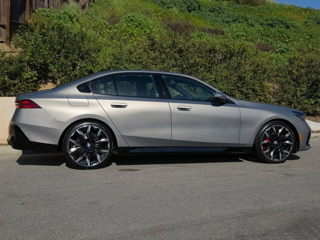 New 2026 Oxide Grey Metallic BMW 530i image 4