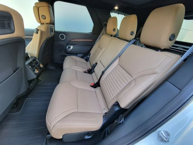 Certified Used 2025 White Land Rover Dynamic SE image 25