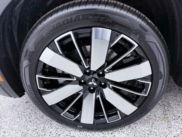 New 2026 Black Mitsubishi SE image 9
