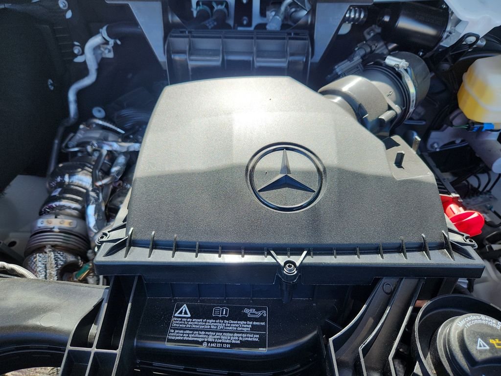 Used 2026 ARCTIC WHITE Mercedes-Benz CARGO image 19