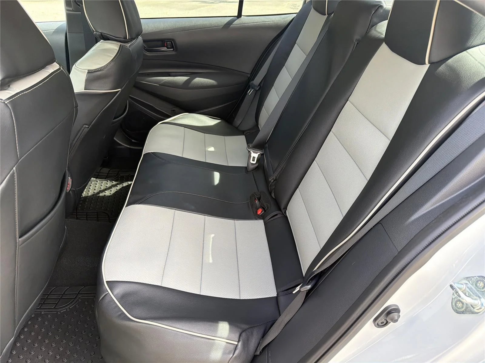 Used 2023 Ice Cap Toyota LE image 24
