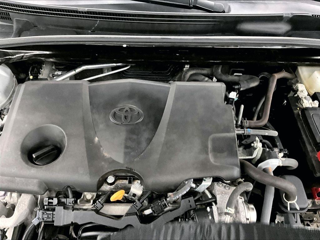 Used 2024 Ice Toyota LE image 32