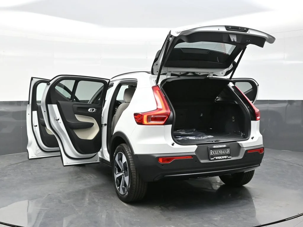 2026 Volvo XC40 Plus - Photo 28