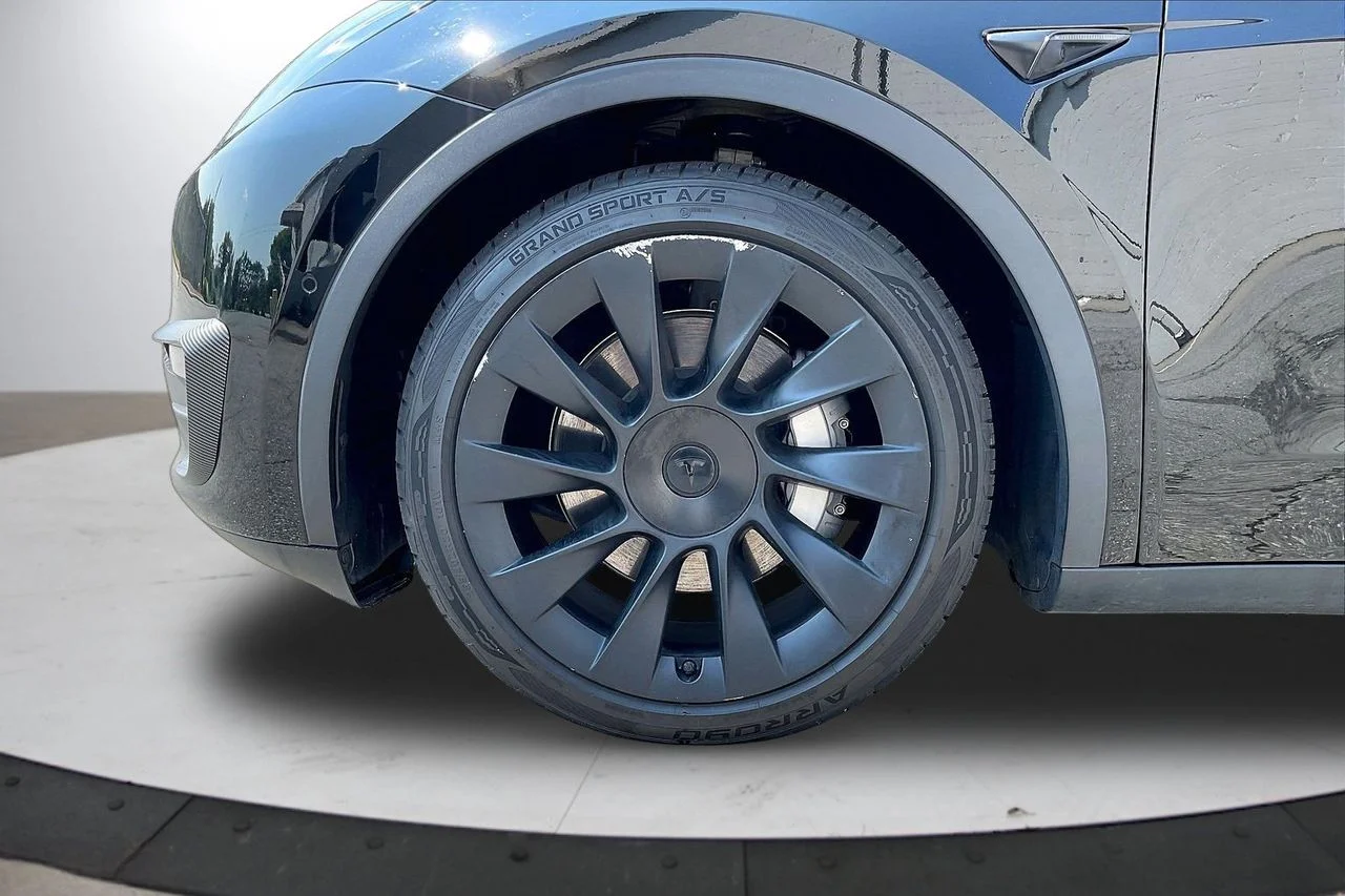 Used 2022  Tesla Long Range image 35