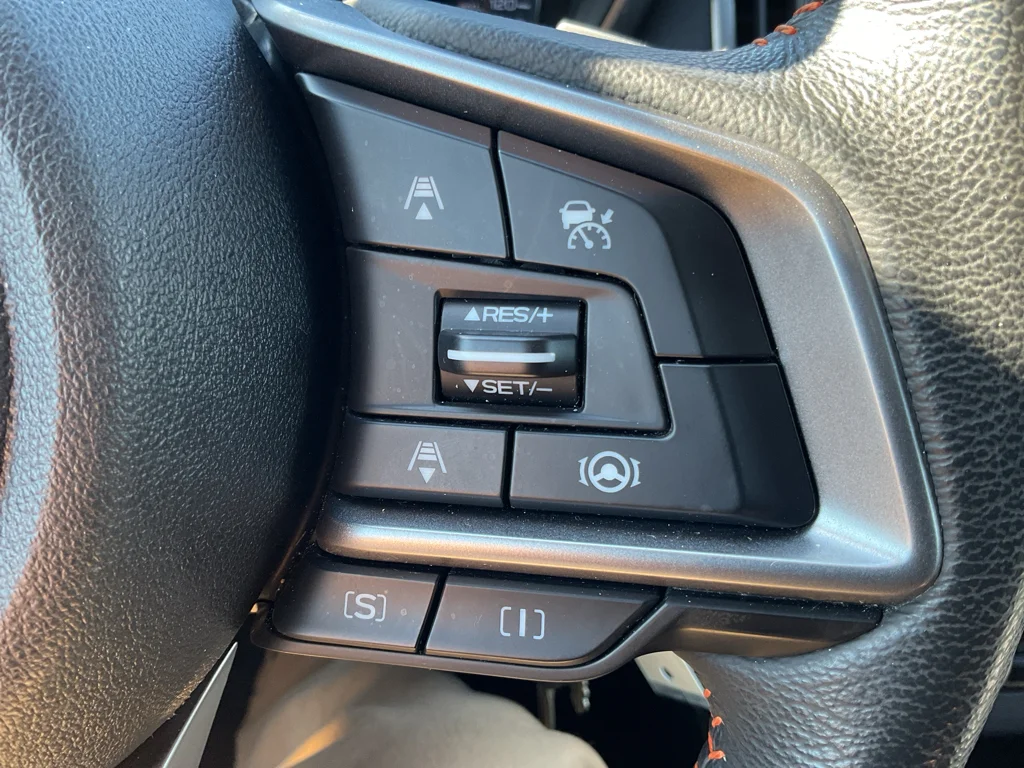 Used 2021 Ice Silver Metallic Subaru Premium image 29