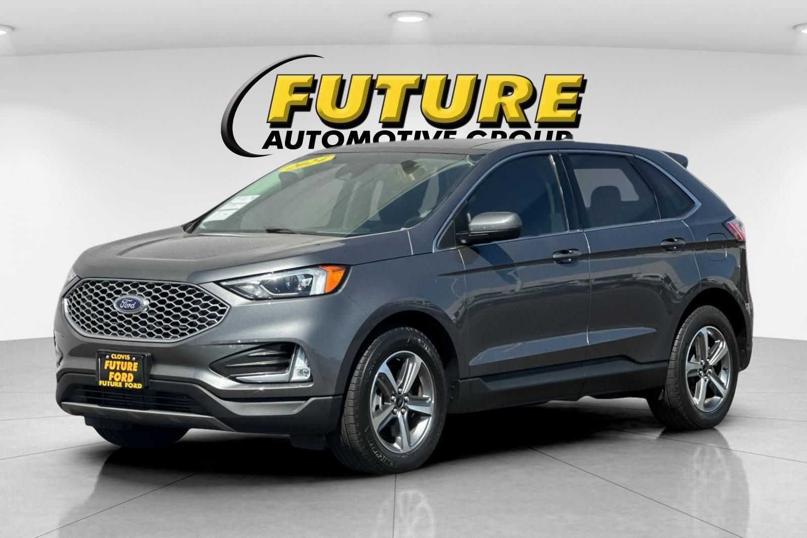 Used 2024 Gray Ford SEL image 7