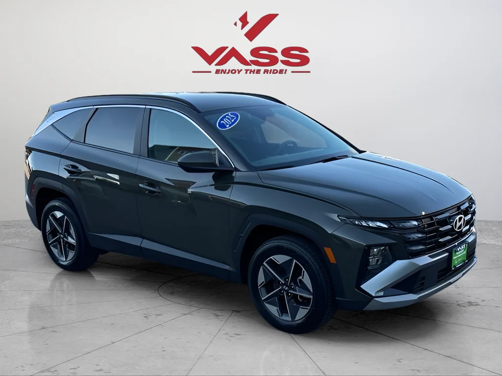 Used 2025 Green Hyundai SEL image 7