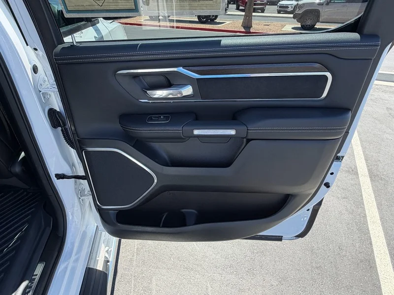 Used 2022 Bright White Clea Ram Laramie image 22