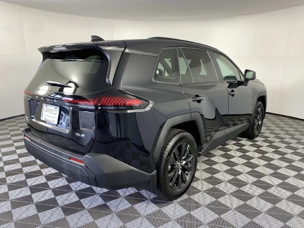 Used 2026 Midnight Black Metallic Toyota XLE Premium image 9