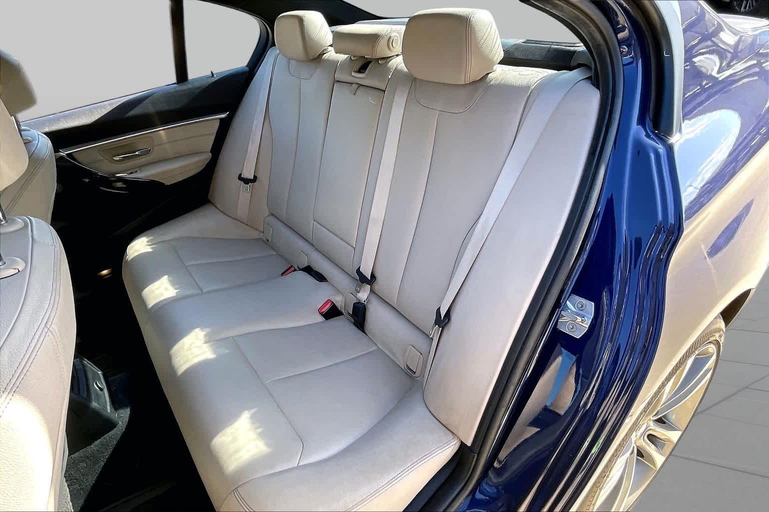 Used 2016 Mediterranean Blue Metallic BMW 328i image 21