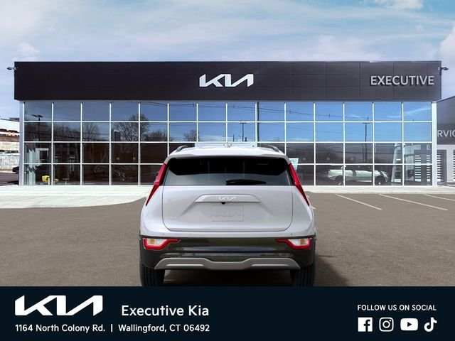 New 2026 White Kia Wind image 5