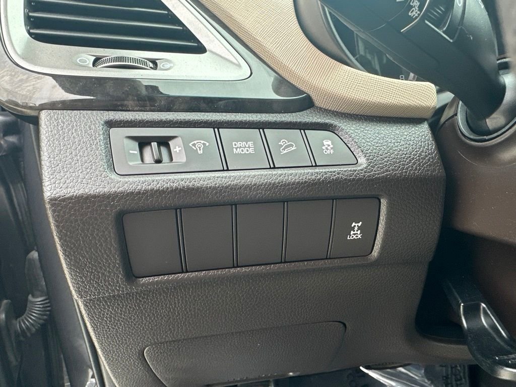 Used 2017 Gray Hyundai 2.4 Base image 10