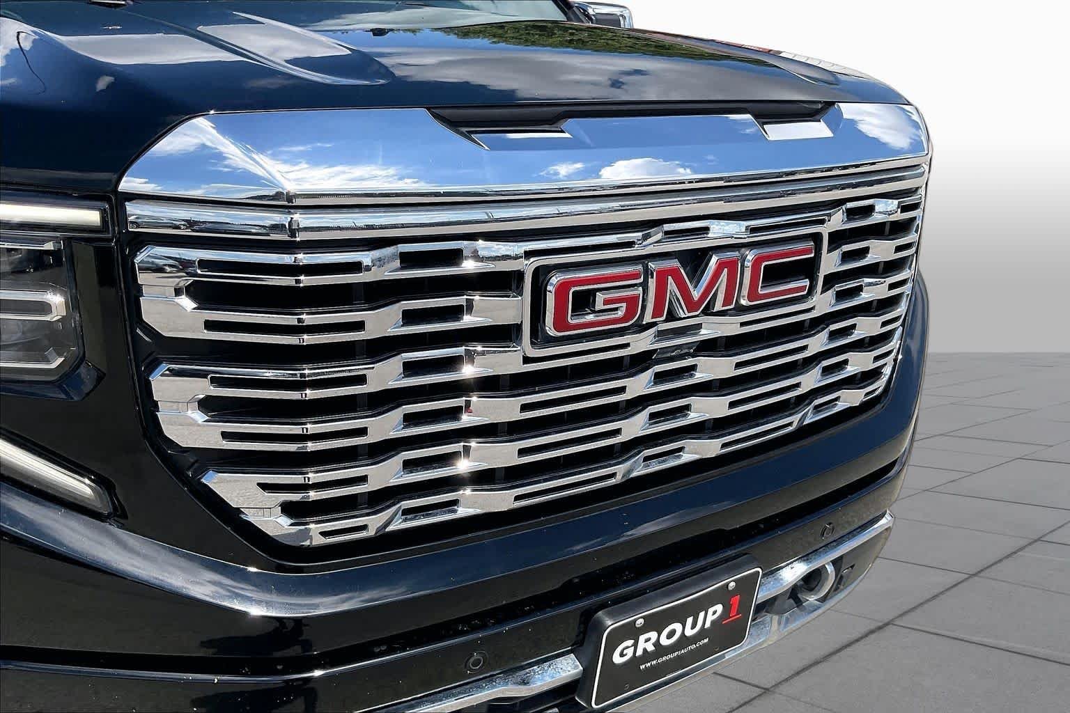Used 2024 Onyx Black GMC Denali image 30