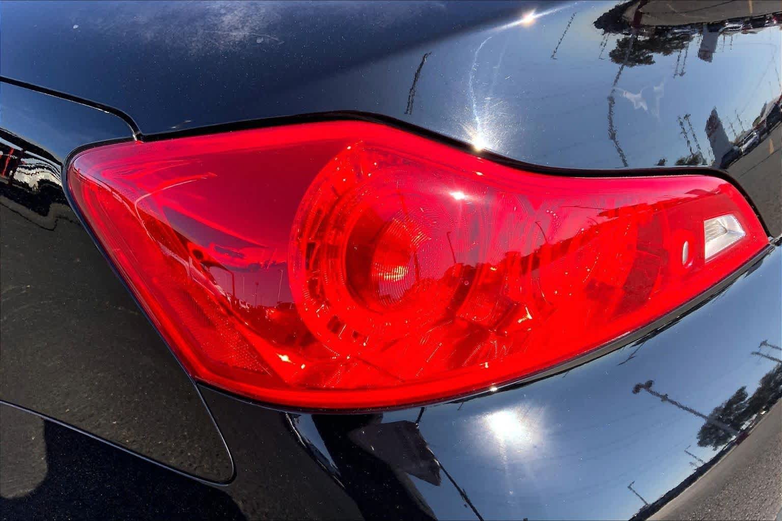 Used 2014 Black Obsidian INFINITI  image 28