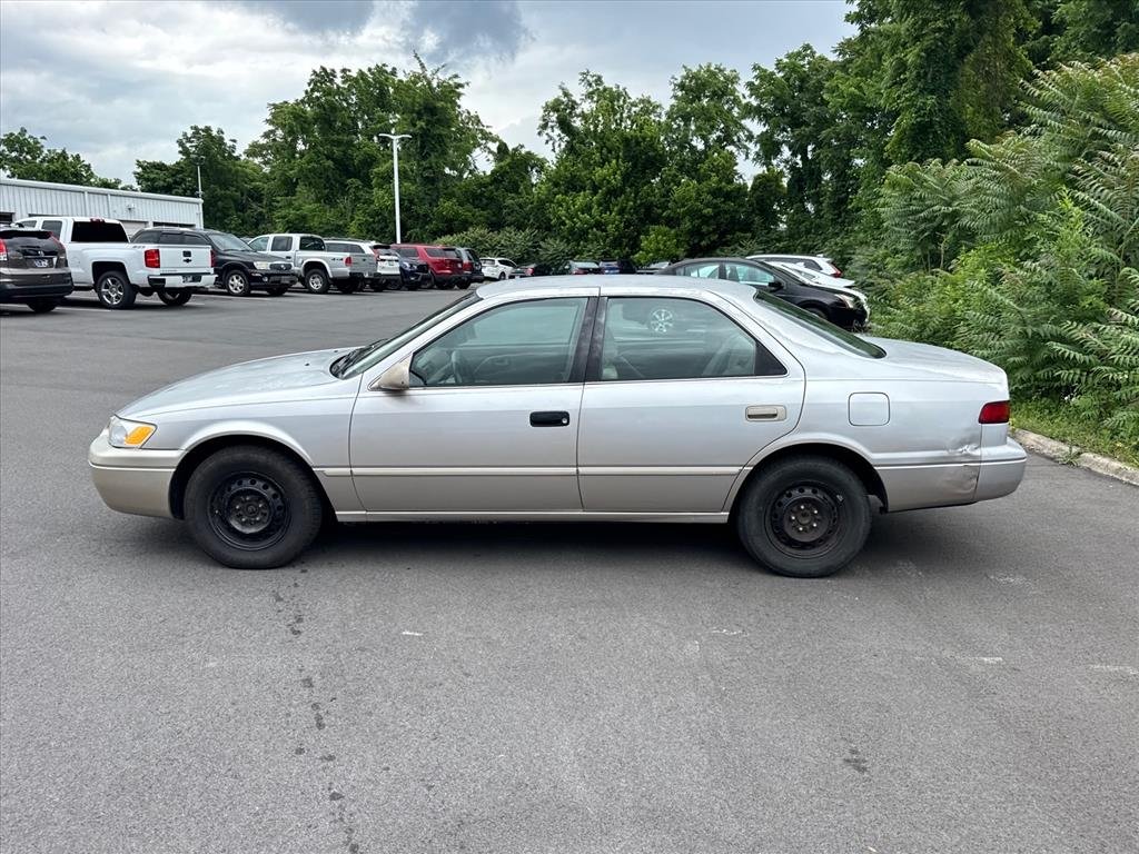 Used 1998 Toyota Camry LE with VIN 4T1BG22K2WU267555 for sale in Johnson City, TN