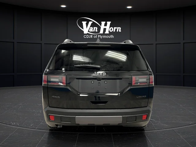 New 2026 Diamond Black Crystal Pearl-Coat Exterior Paint Jeep Limited image 6