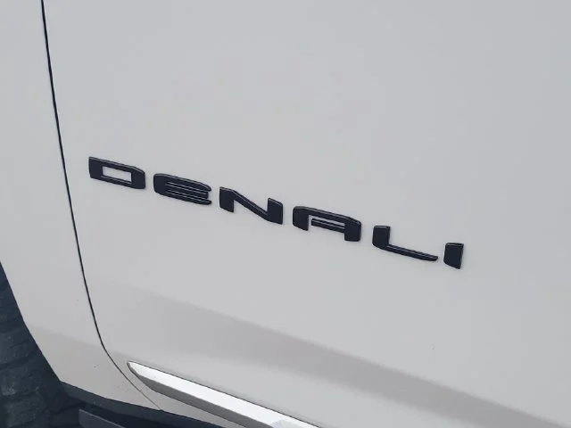Used 2024 White GMC Denali image 9