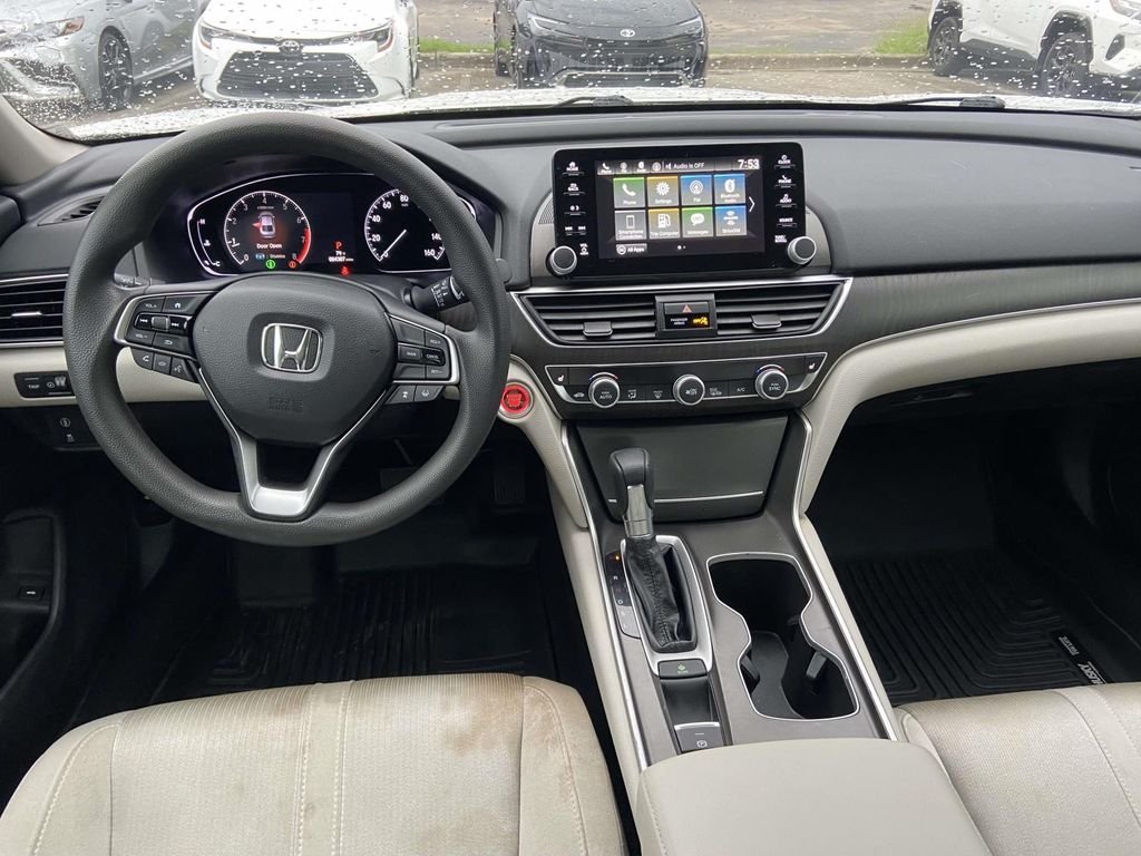 Used 2018  Honda EX image 11