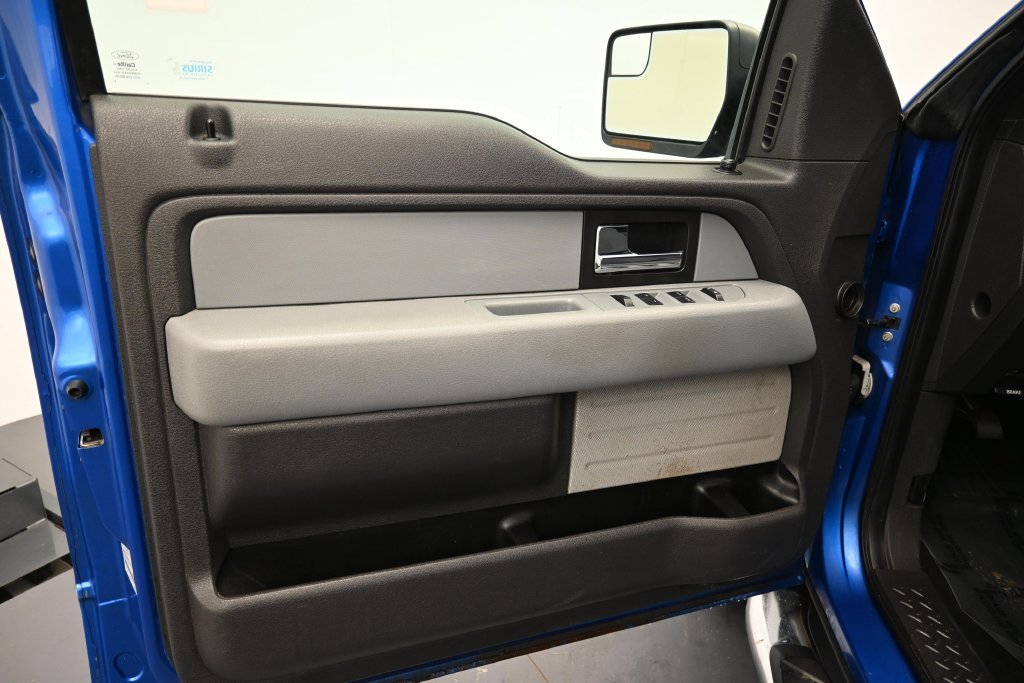 Used 2013 Blue Flame Metallic Ford XLT image 9