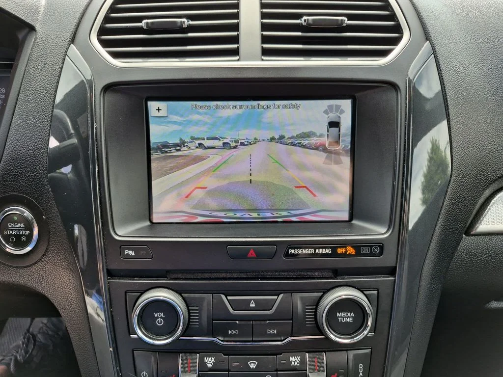Used 2018 Gray Ford XLT image 29