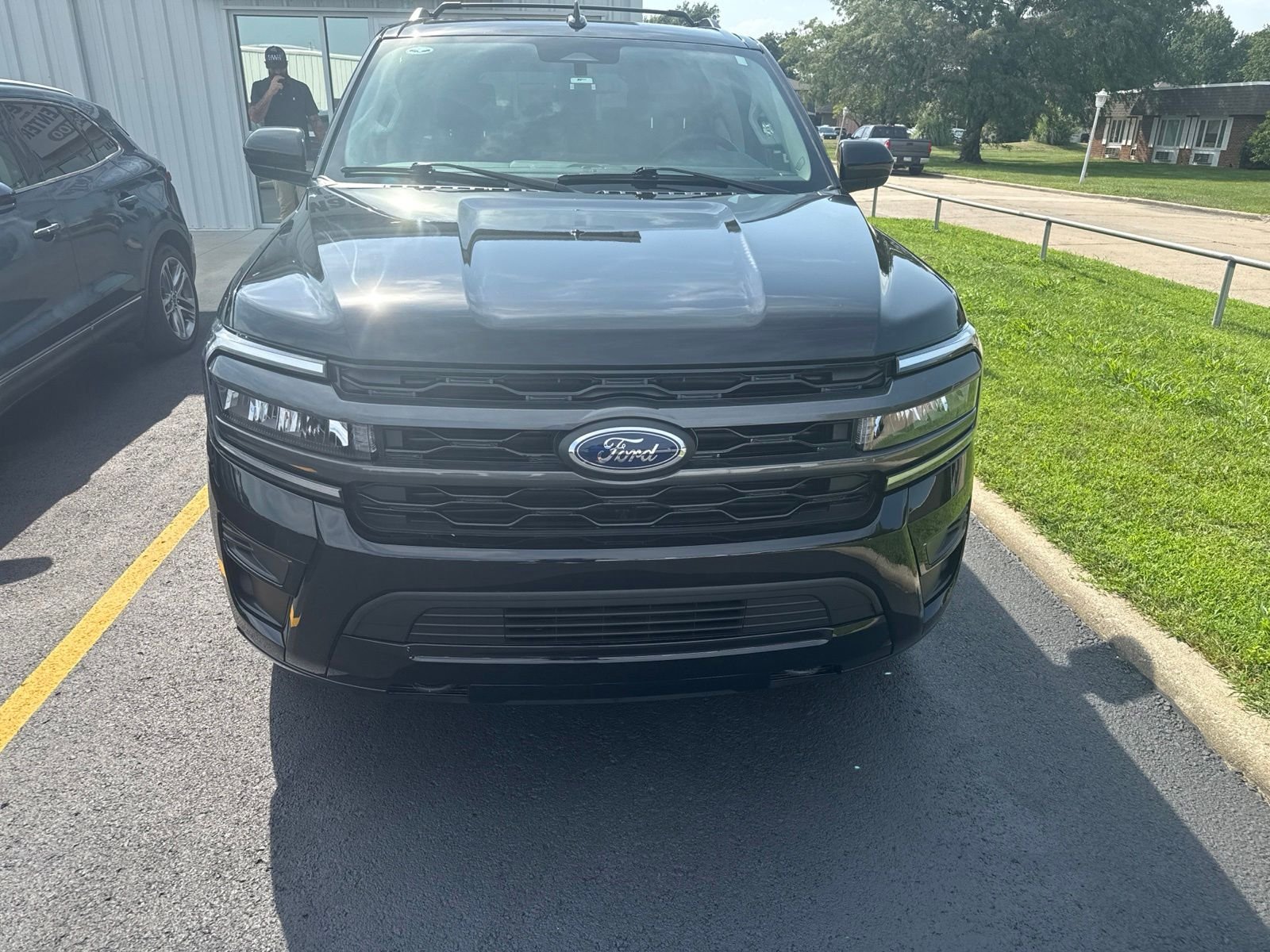 Used 2024 Black Ford XLT image 9