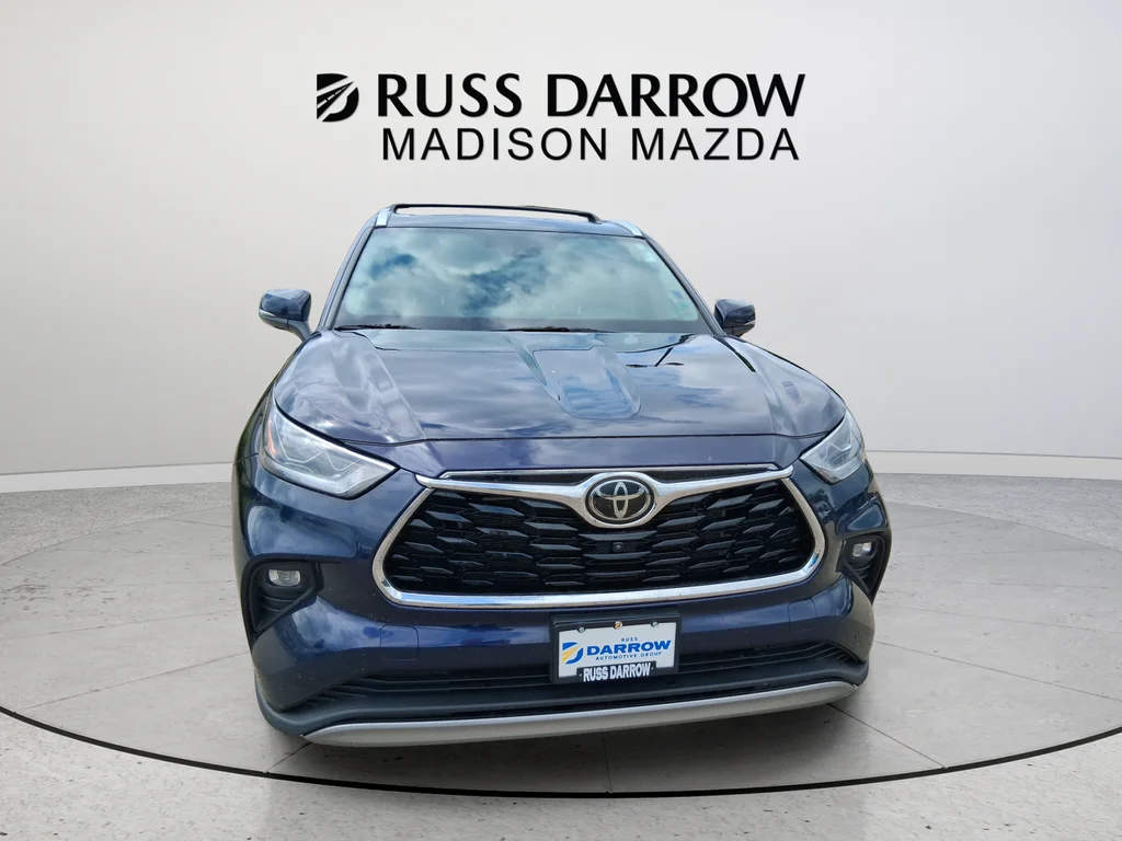 Used 2023  Toyota Platinum image 8