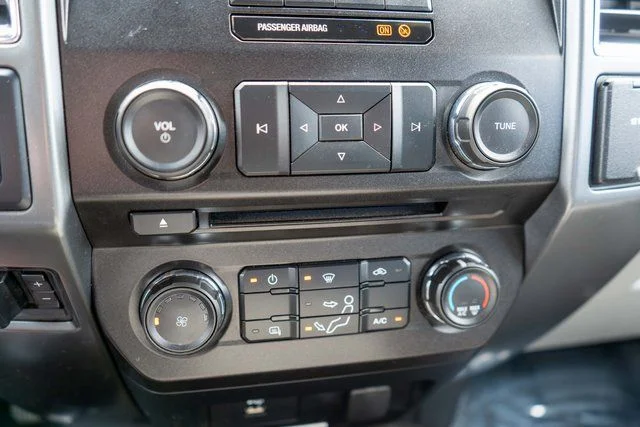 Used 2018 Black Ford XLT image 27